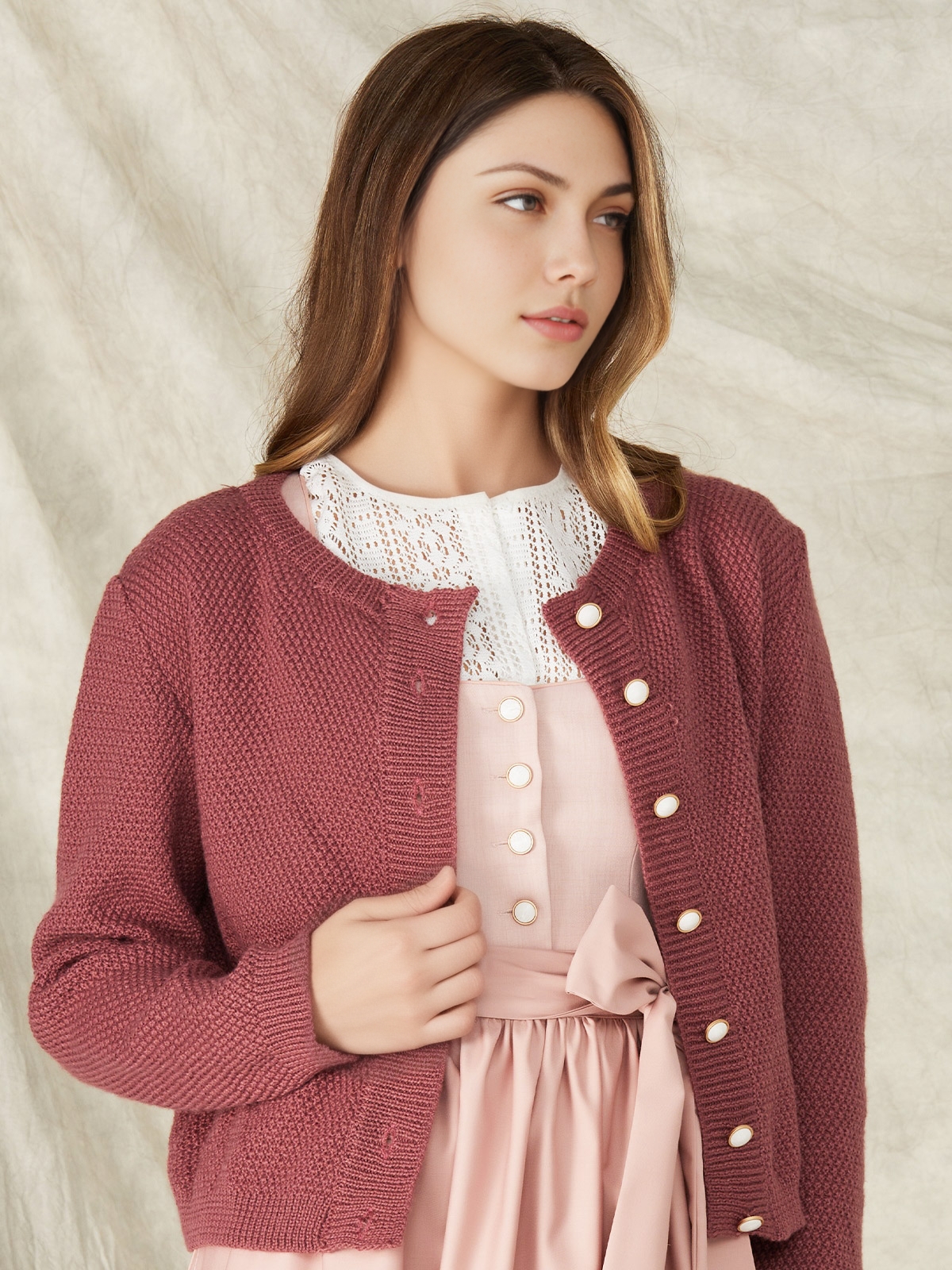 Dirndl in Lila – feminin und stilvoll