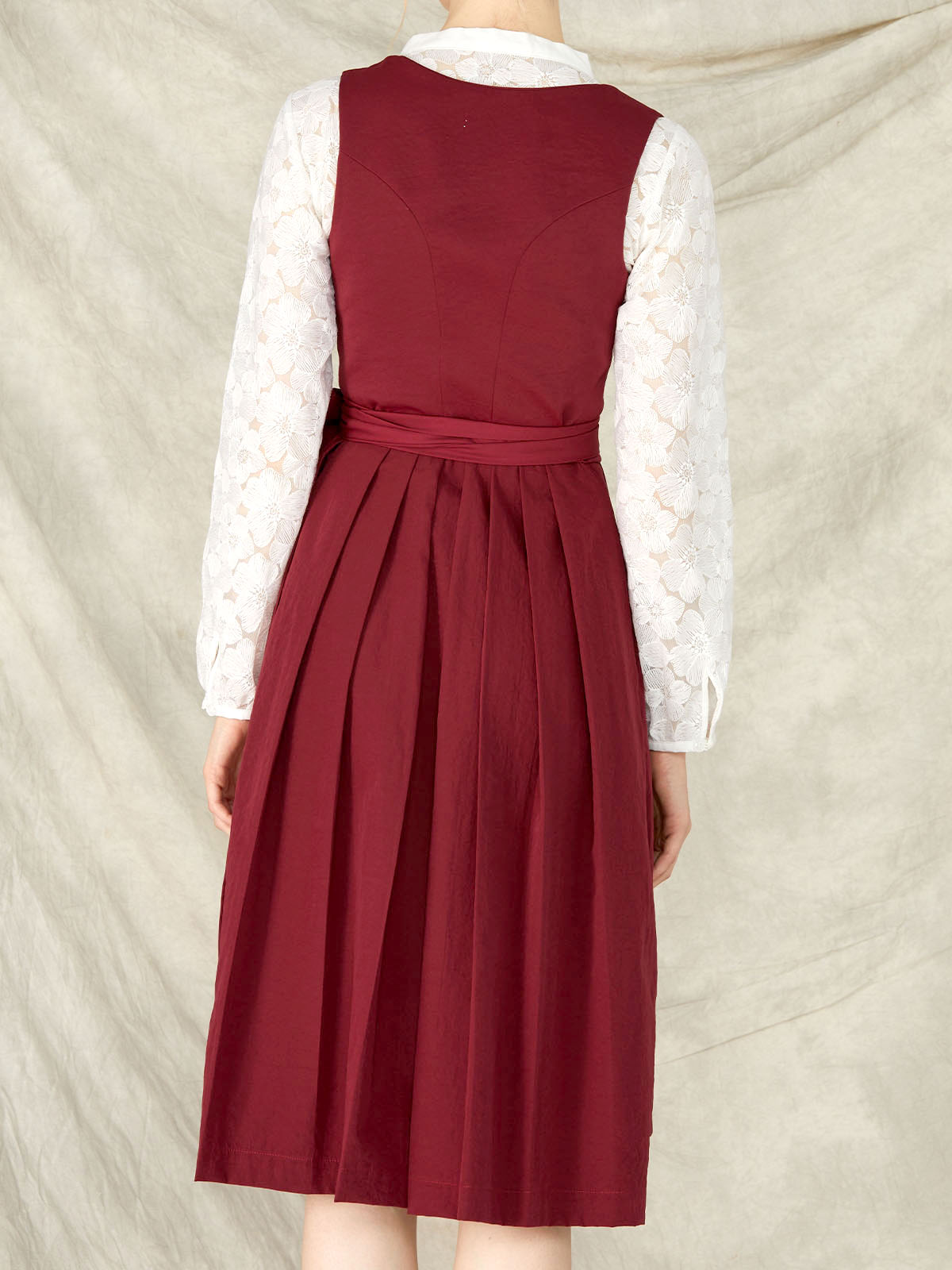 Dirndl in Rot – ein zeitloses Statement