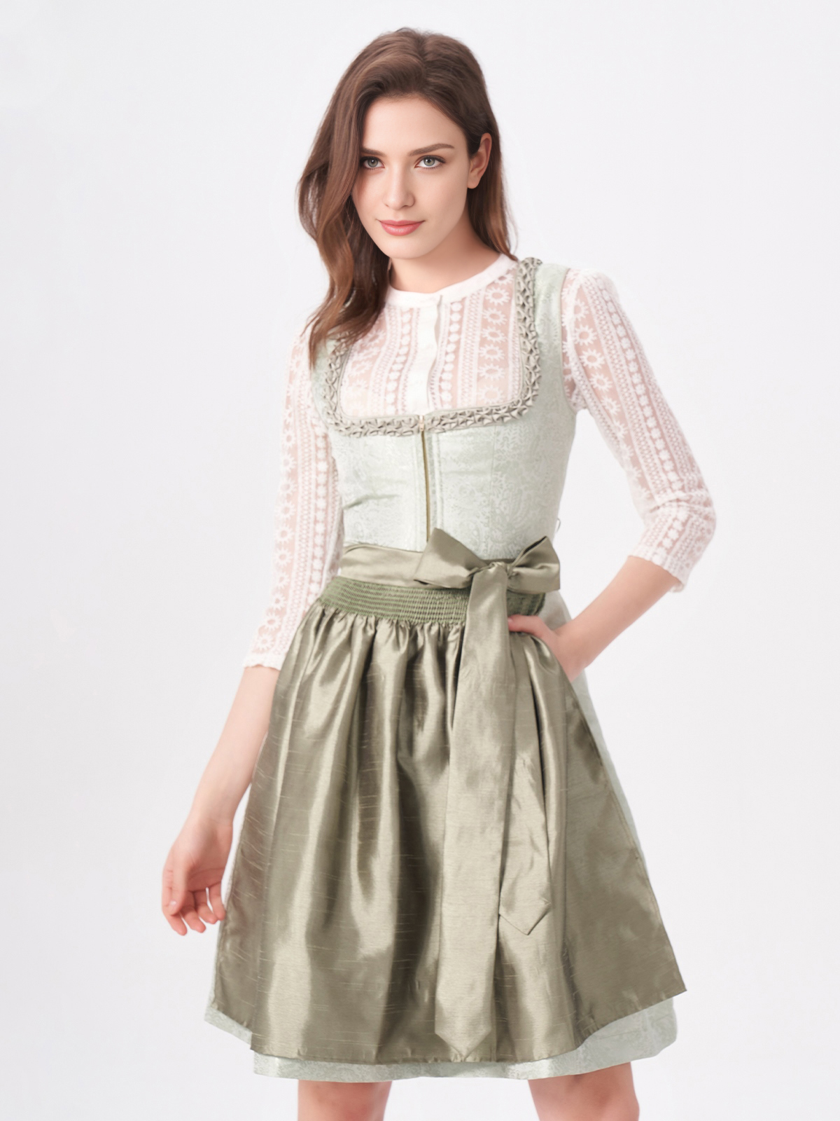 Elegantes Dirndl in Grün mit floralen Details