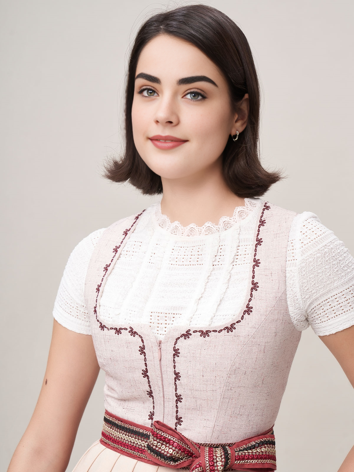 Modernes Dirndl in Rosa mit eleganter Bluse