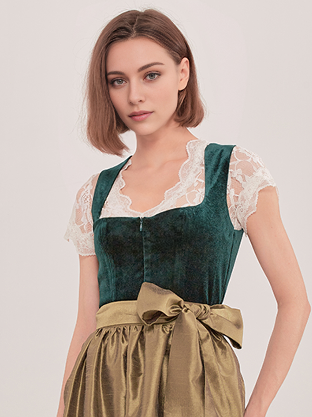 Modernes Dirndl in Grün