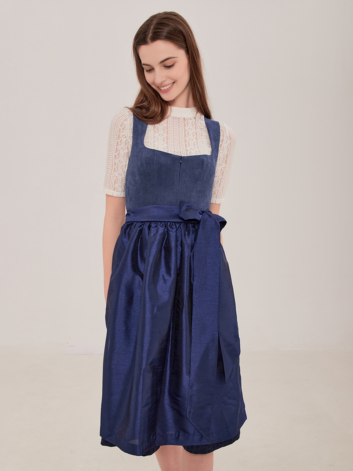 Dirndl in Blau