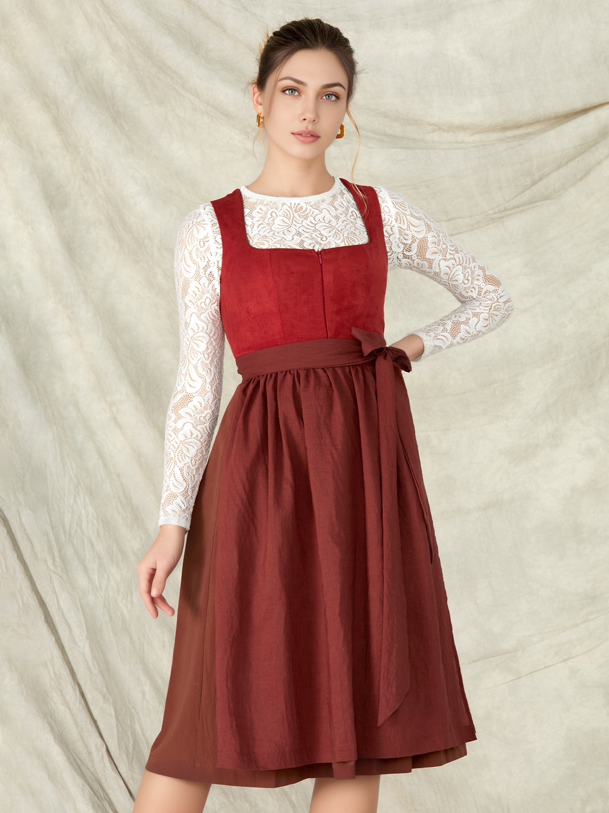 Modernes Dirndl in Rot