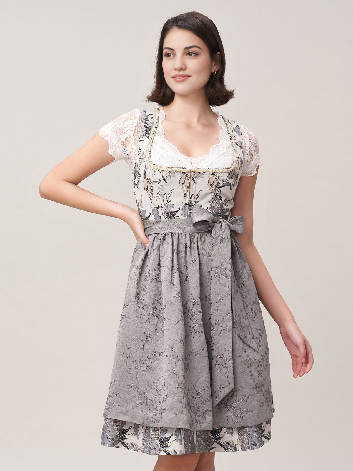 Modernes Dirndl in Grau