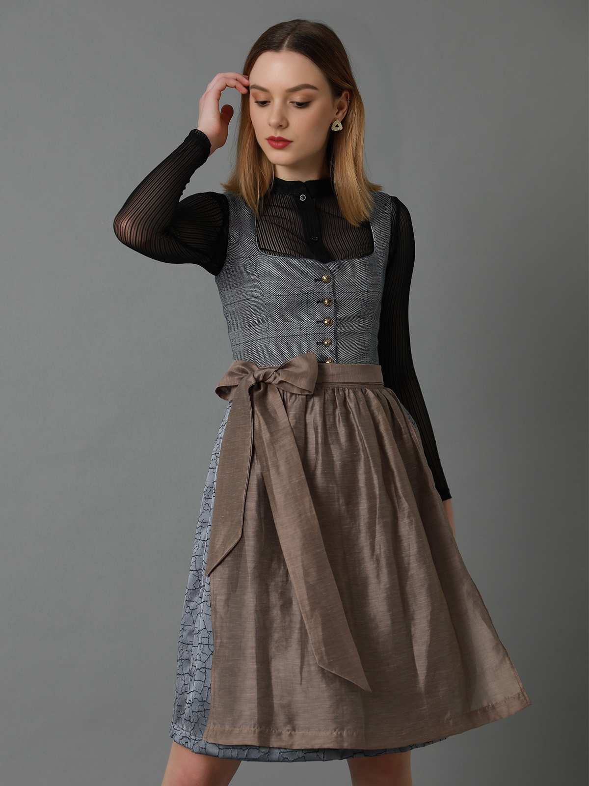 Dirndl Bluse in Grau und Grün