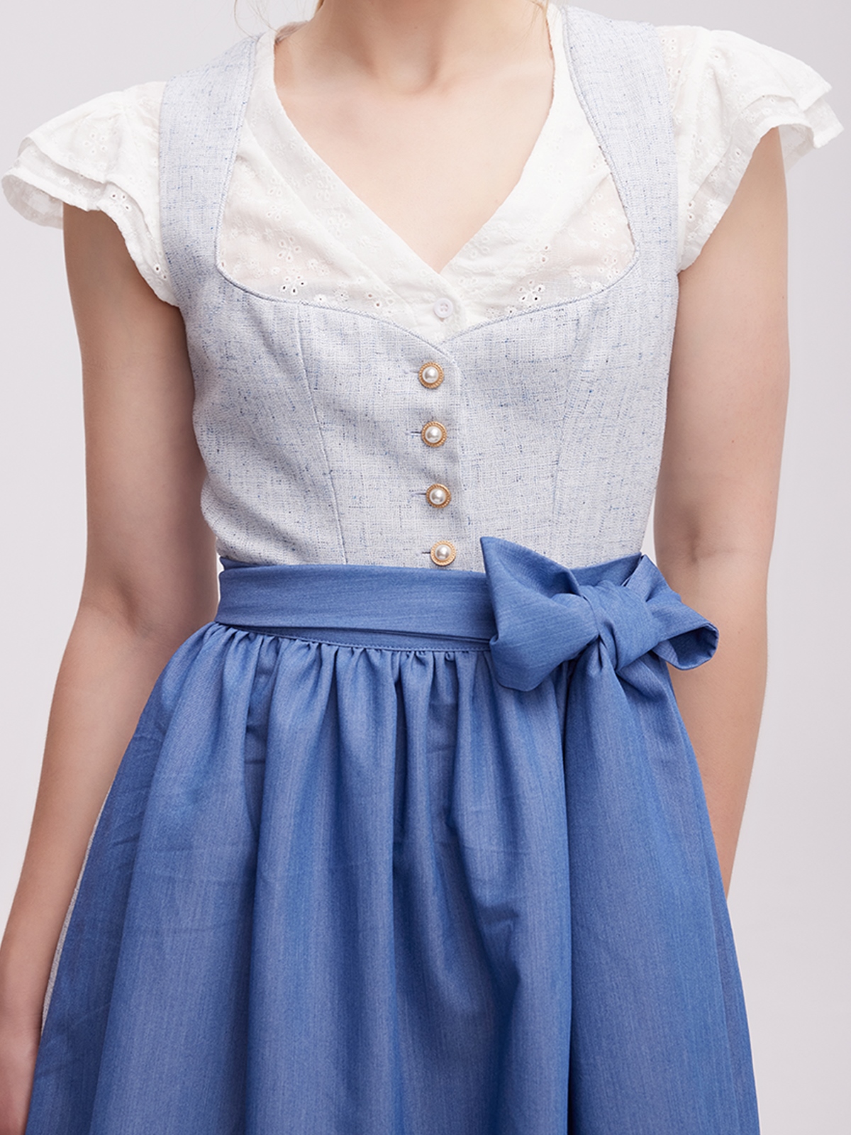 Stilvolles blaues Dirndl kurz