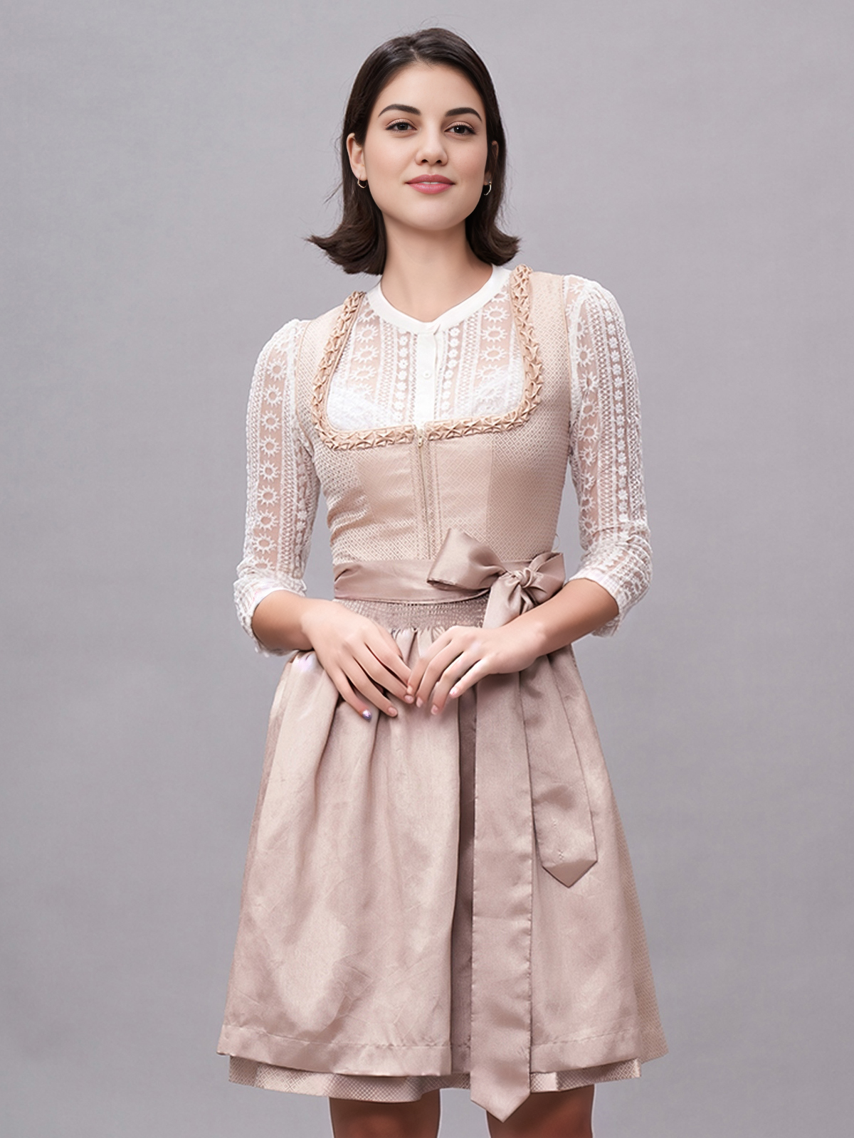 Lange Dirndlbluse in Beige