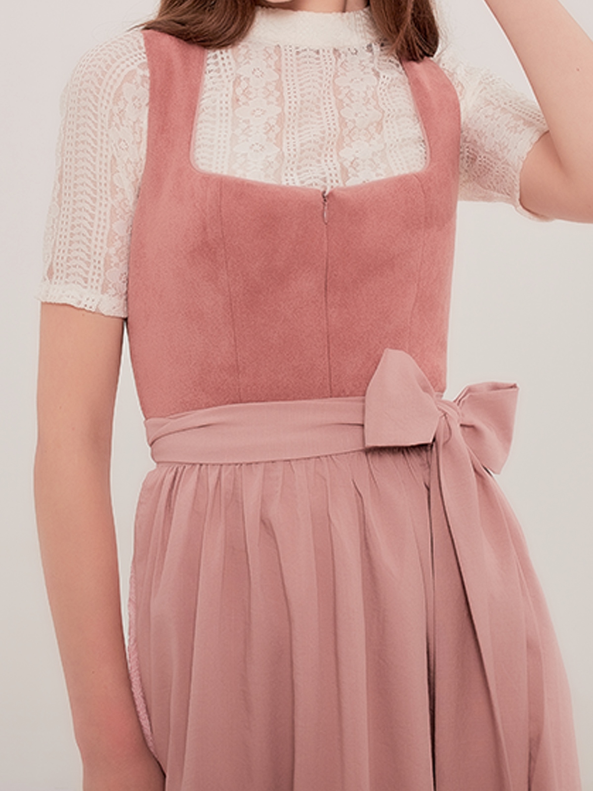 Dirndl Marineblau mit rosa Schürze