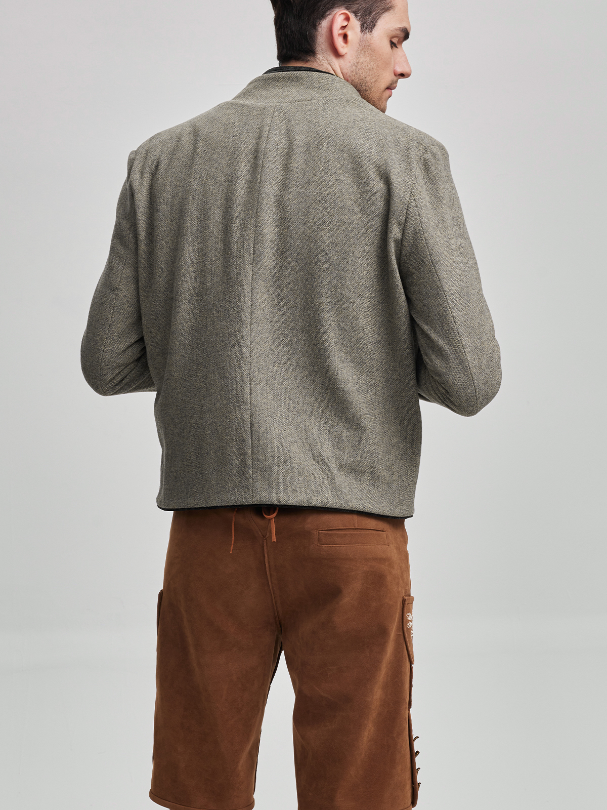 Modernes graues Dirndl mit Janker