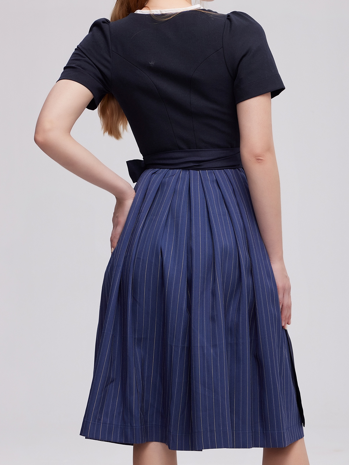 Dirndlbluse hochgeschlossen kurzarm in Blau